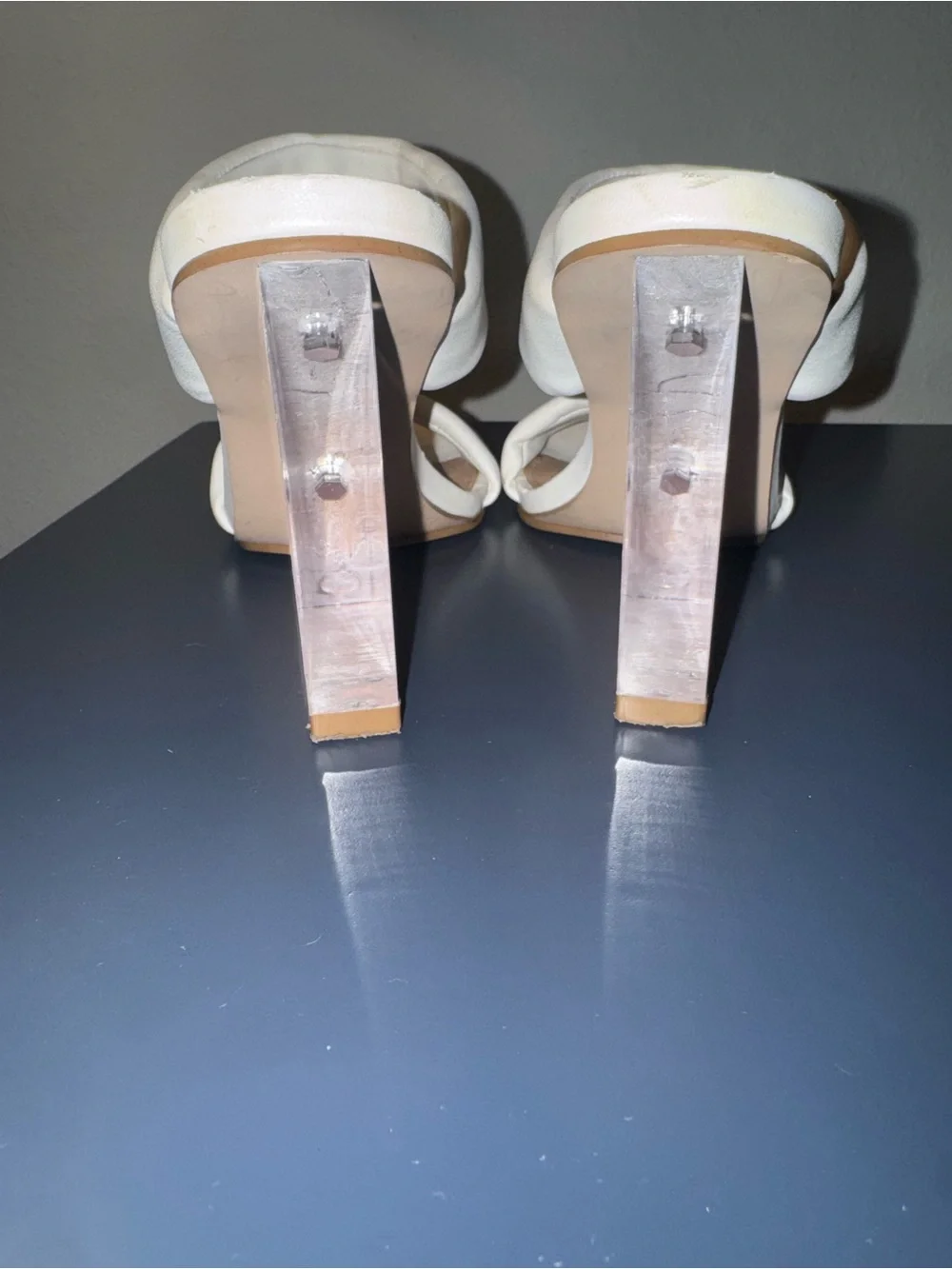 Steve Madden White Two-Band Clear Lucite Wedge Mule Sandals Size 7 Square Toe